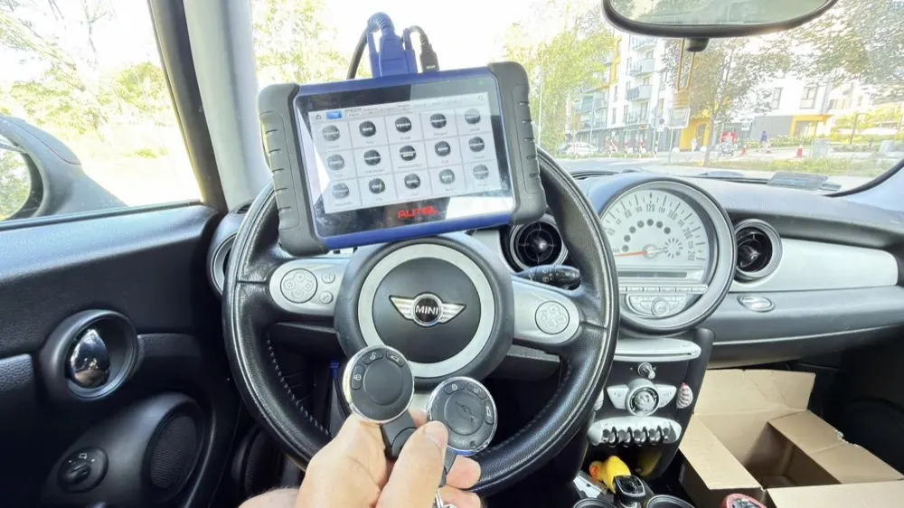 Klucz do auta MINI — realizacja DiKey