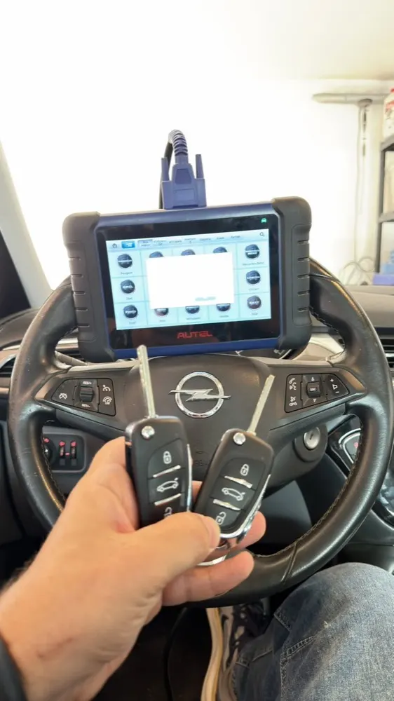 Klucz do auta Opel — realizacja DiKey